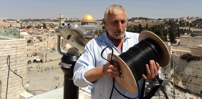 Rabbi Avraham Feld on roof
